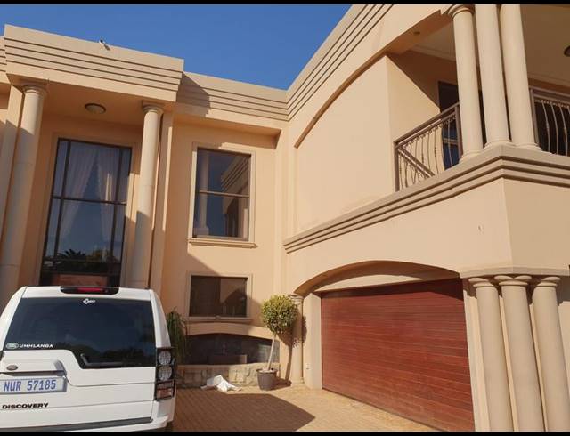 5 BEDROOM HOUSE FOR SALE IN UMHLANGA RIDGE